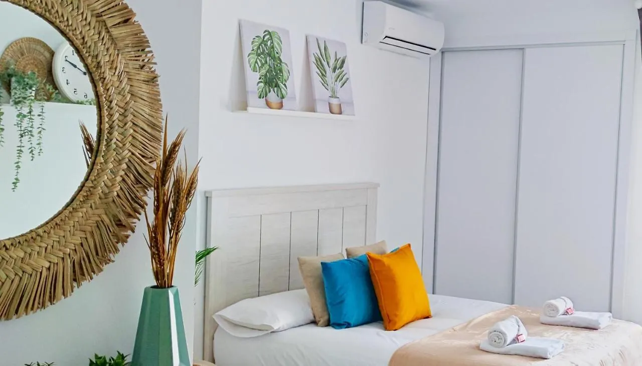 El Estudio De La Playa Benalbeach Holidays Paradise Benalmadena 0*,  Spain